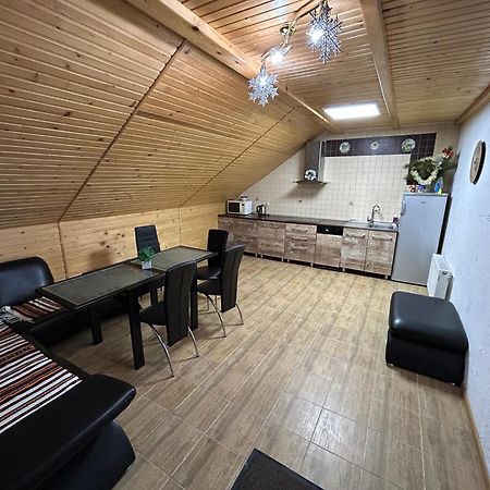 Hotel Любе Jablunycja Exteriér fotografie