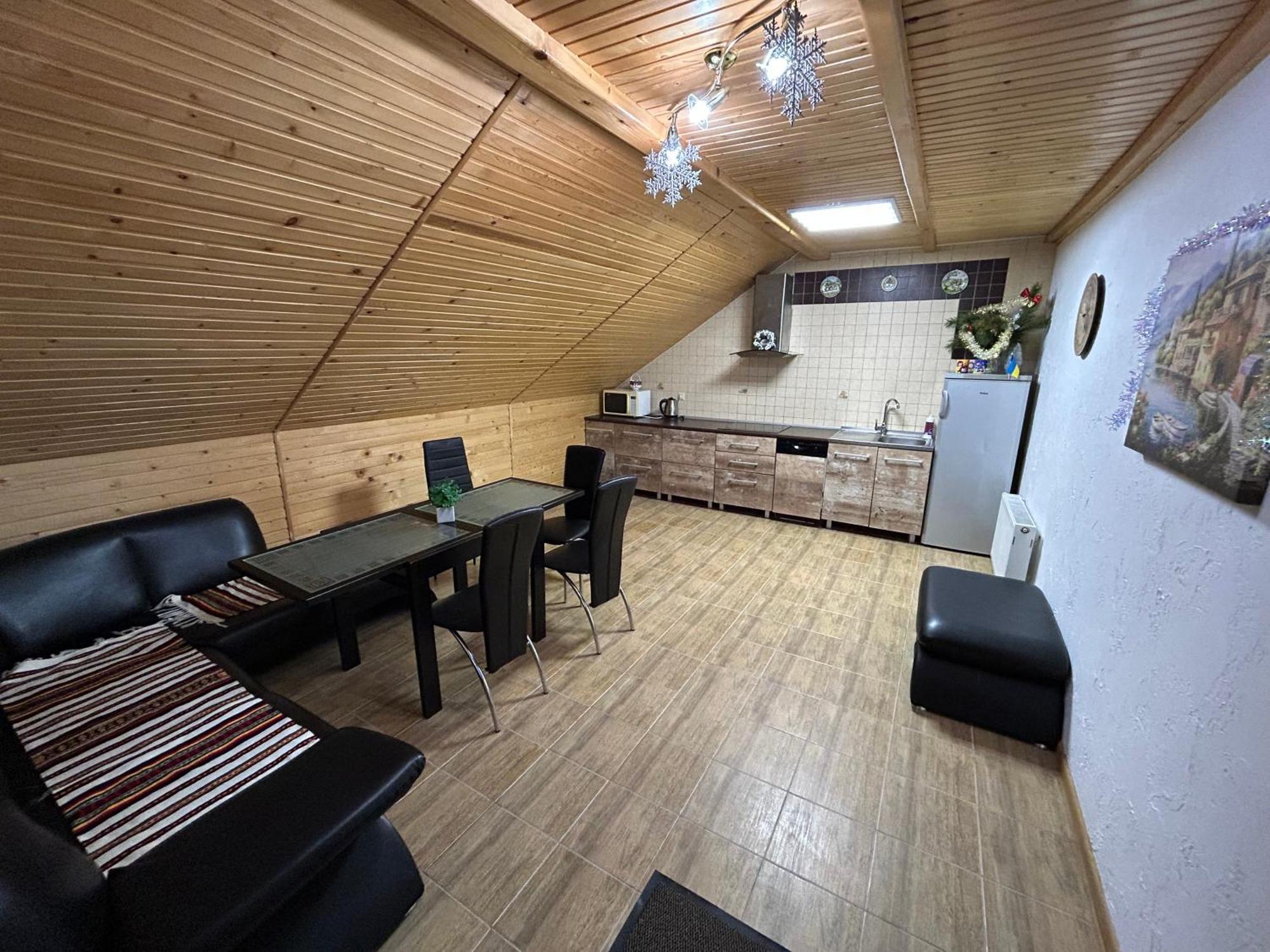Hotel Любе Jablunycja Exteriér fotografie