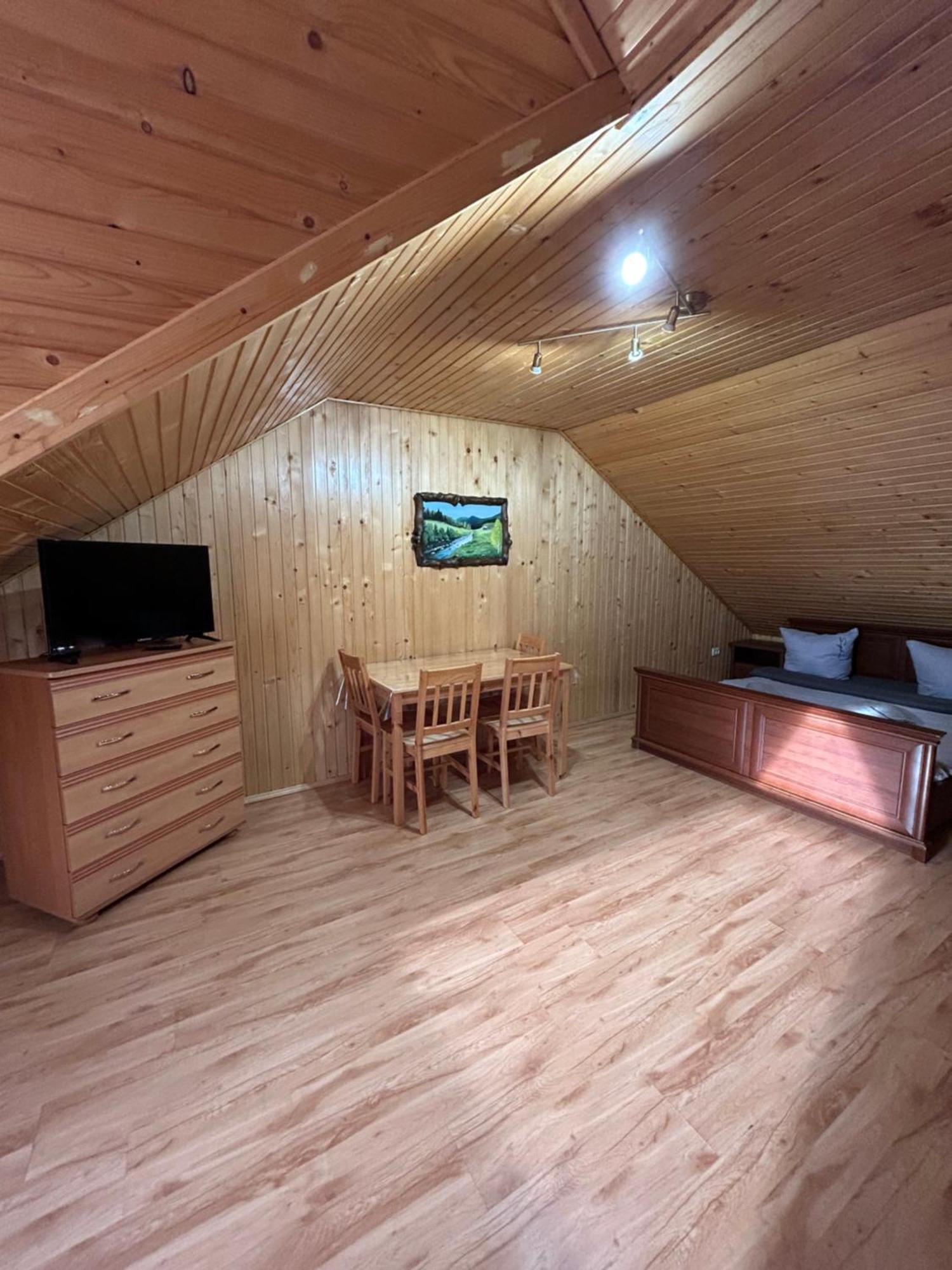 Hotel Любе Jablunycja Exteriér fotografie