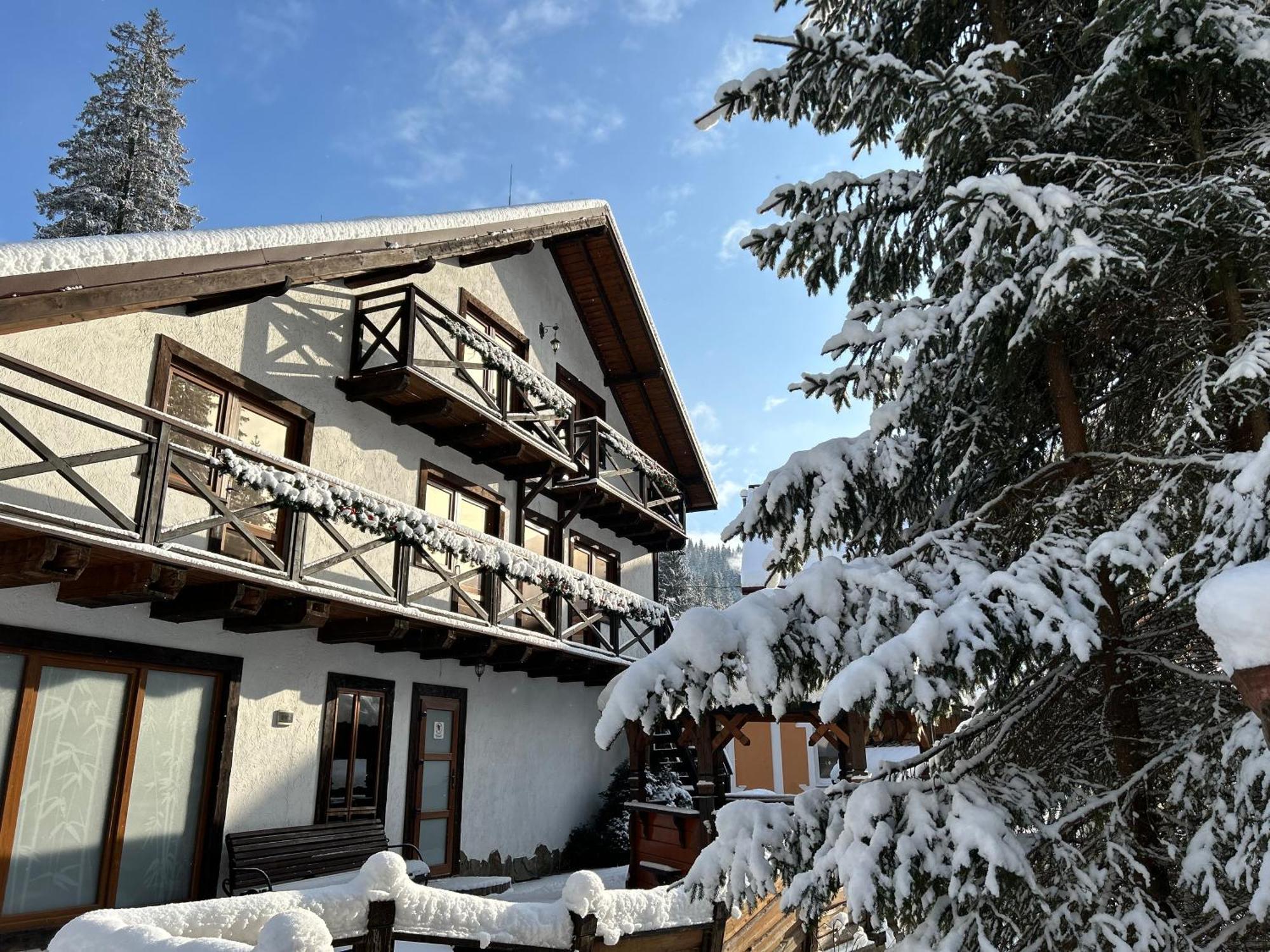 Hotel Любе Jablunycja Exteriér fotografie