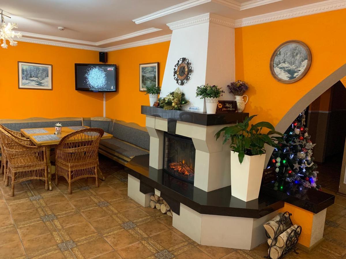 Hotel Любе Jablunycja Exteriér fotografie